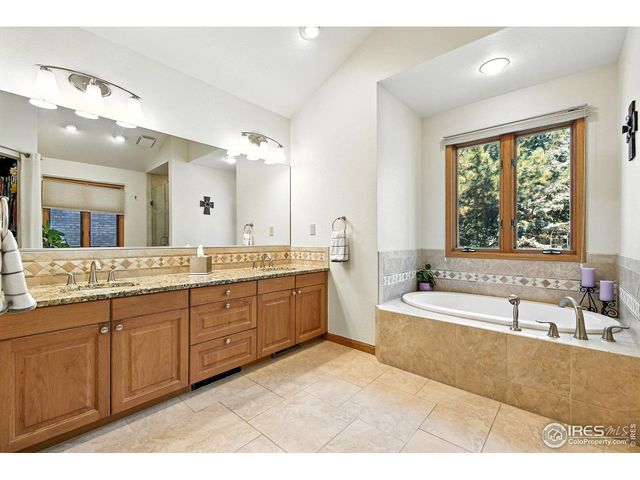 2020 Diamond Dr, Longmont, CO 80504