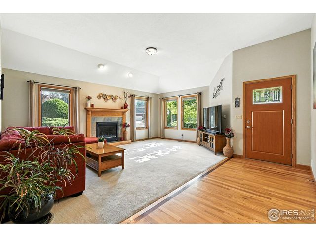 2020 Diamond Dr, Longmont, CO 80504