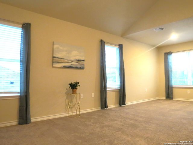 740 Crestview, Floresville, TX 78114