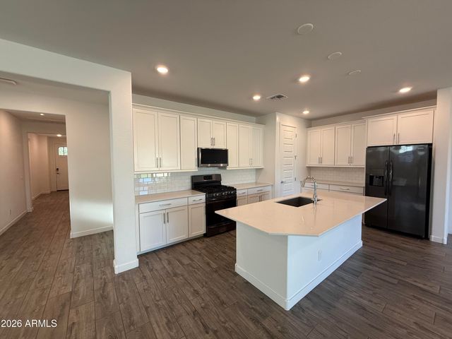 9823 E Tupelo Avenue, Mesa, AZ 85212