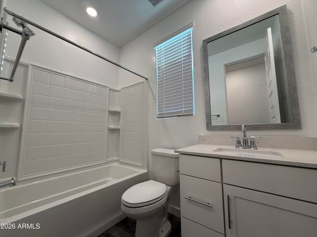 9823 E Tupelo Avenue, Mesa, AZ 85212