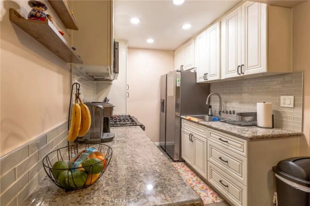 991 S Idaho Street 113, La Habra, CA 90631