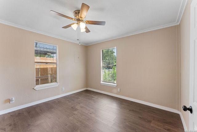 537 N San Gabriel, San Antonio, TX 78228