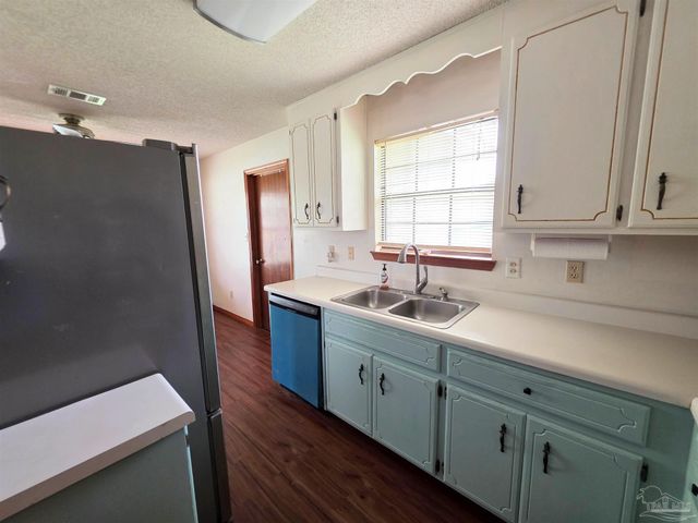 802 Christian Dr, Pensacola, FL 32506