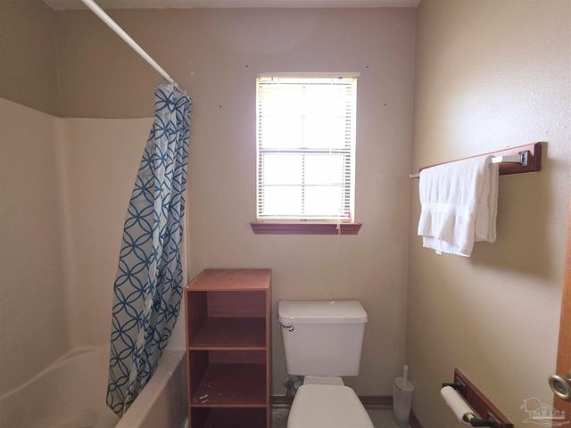 802 Christian Dr, Pensacola, FL 32506