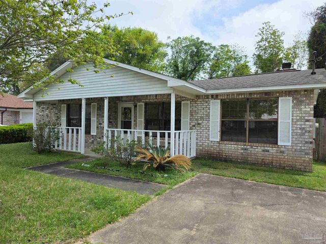 802 Christian Dr, Pensacola, FL 32506