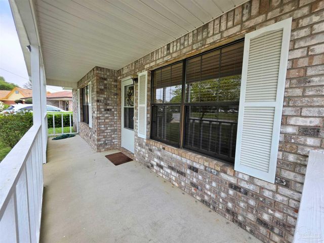 802 Christian Dr, Pensacola, FL 32506