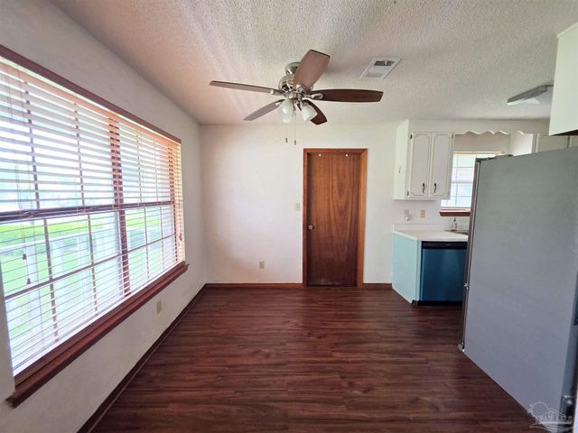 802 Christian Dr, Pensacola, FL 32506