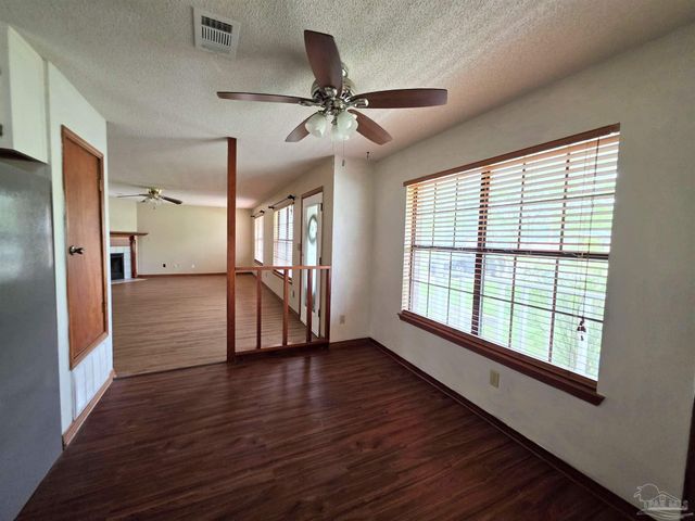 802 Christian Dr, Pensacola, FL 32506