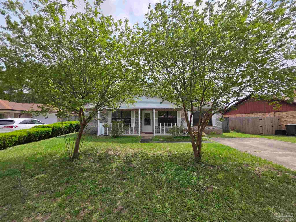 802 Christian Dr, Pensacola, FL 32506