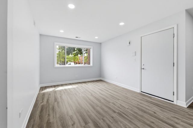 224 E Rimini Court 1B, Palatine, IL 60067
