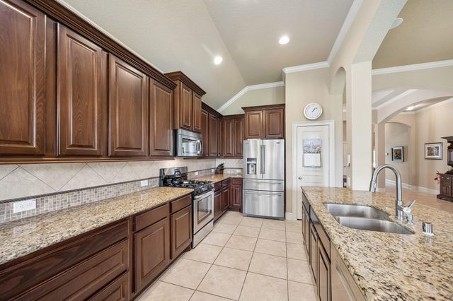 14 Tallgrass Way, Spring, TX 77389