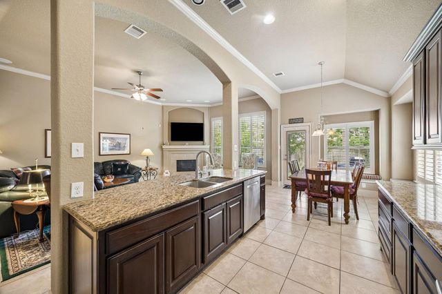 14 Tallgrass Way, Spring, TX 77389