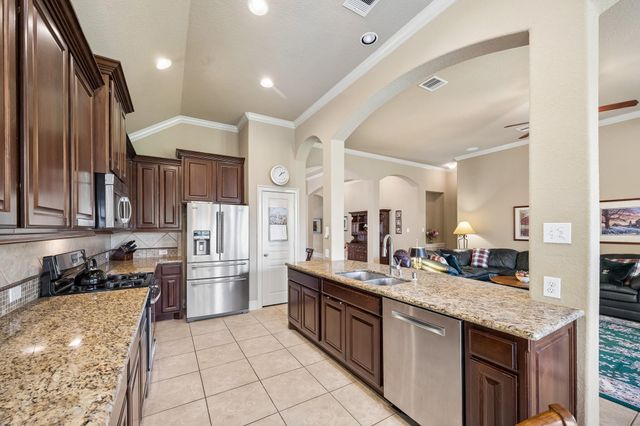 14 Tallgrass Way, Spring, TX 77389