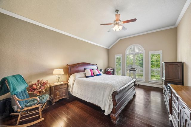 14 Tallgrass Way, Spring, TX 77389