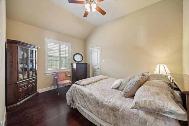 14 Tallgrass Way, Spring, TX 77389