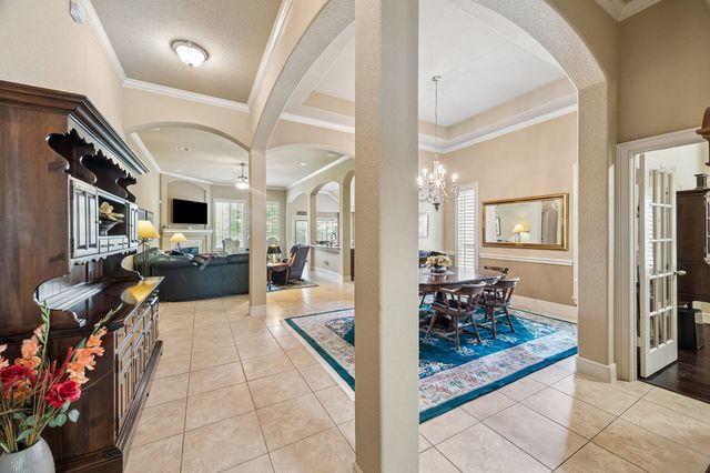 14 Tallgrass Way, Spring, TX 77389