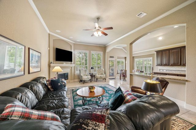 14 Tallgrass Way, Spring, TX 77389