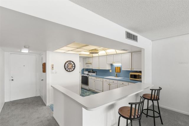 7400 SUN ISLAND DRIVE S 412, South Pasadena, FL 33707