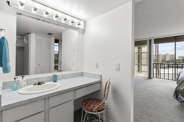 7400 SUN ISLAND DRIVE S 412, South Pasadena, FL 33707