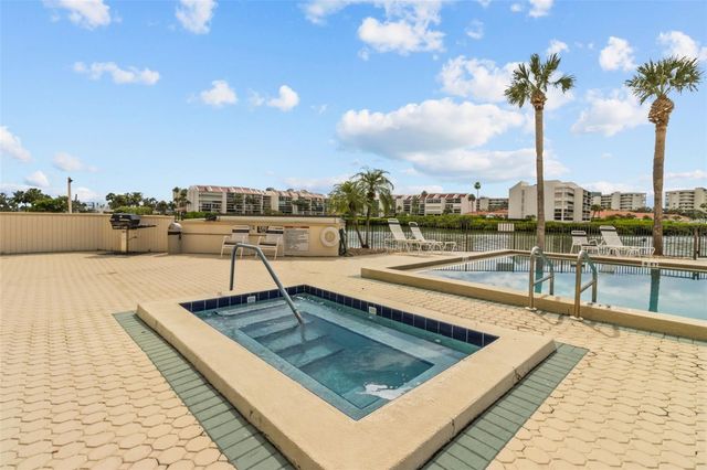 7400 SUN ISLAND DRIVE S 412, South Pasadena, FL 33707