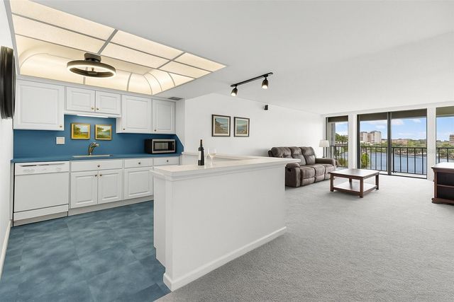 7400 SUN ISLAND DRIVE S 412, South Pasadena, FL 33707