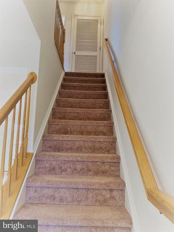 42793 PILGRIM SQ, Chantilly, VA 20152