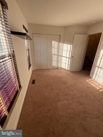 42793 PILGRIM SQ, Chantilly, VA 20152
