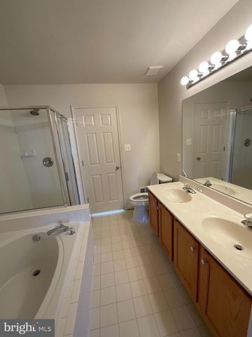 42793 PILGRIM SQ, Chantilly, VA 20152