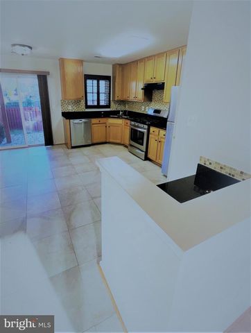 42793 PILGRIM SQ, Chantilly, VA 20152
