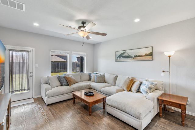 16974 Rich Pines Drive, Conroe, TX 77302