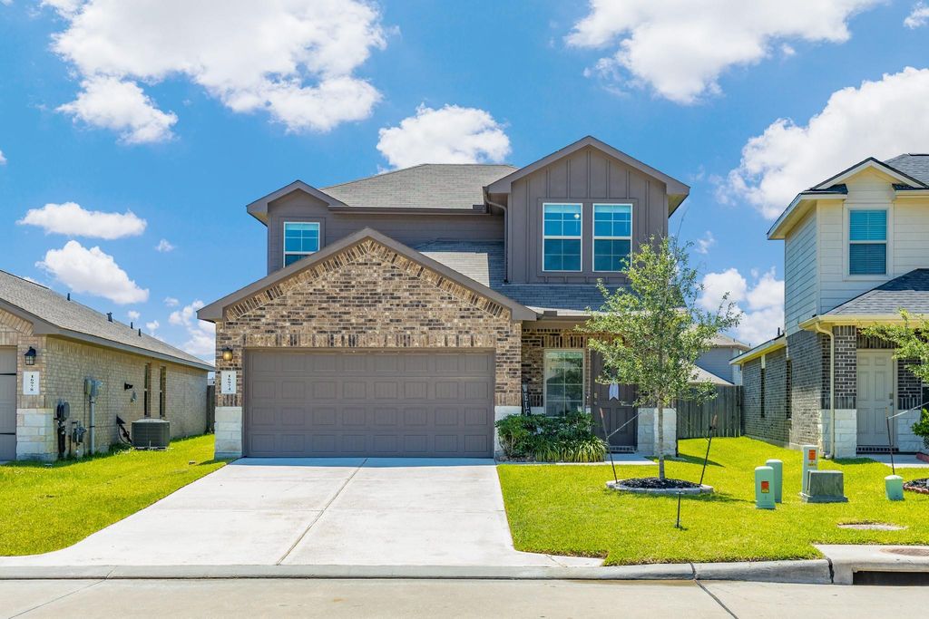 16974 Rich Pines Drive, Conroe, TX 77302