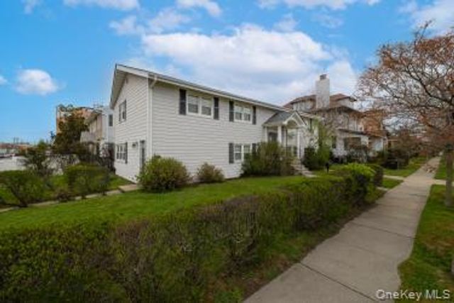 101 E Olive Street, Long Beach, NY 11561