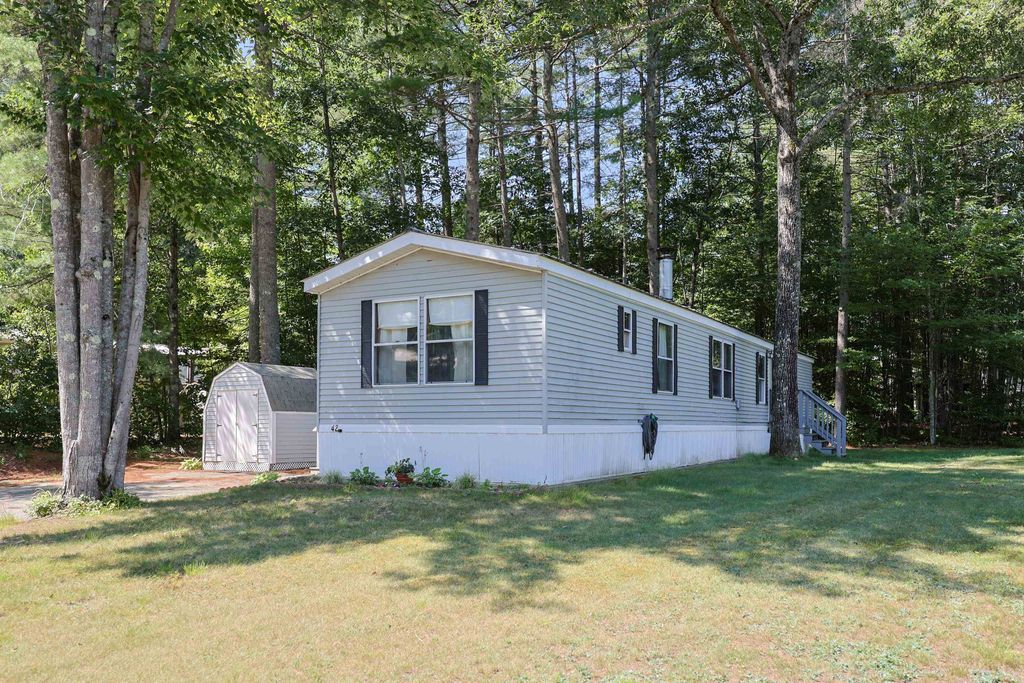 42 Buckingham Drive, Conway, NH 03818