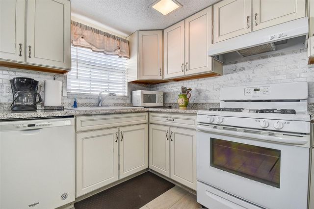 7729 39TH TERRACE N, St Petersburg, FL 33709