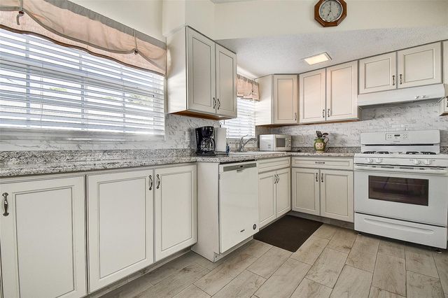 7729 39TH TERRACE N, St Petersburg, FL 33709