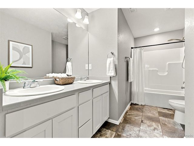 6682 Longpark Dr, Parker, CO 80138