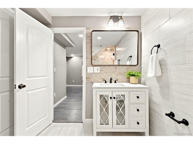 6682 Longpark Dr, Parker, CO 80138