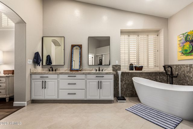 2045 E CATHEDRAL ROCK Drive, Phoenix, AZ 85048