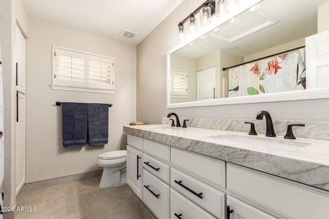 2045 E CATHEDRAL ROCK Drive, Phoenix, AZ 85048