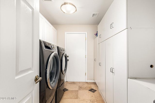 2045 E CATHEDRAL ROCK Drive, Phoenix, AZ 85048