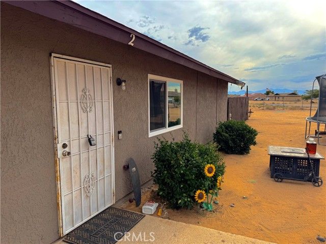 13615 Pauhaska Road, Apple Valley, CA 92308