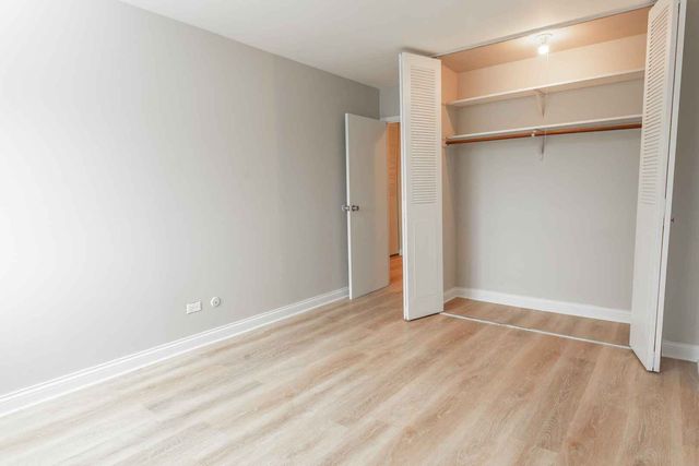 9725 S Karlov Avenue 402, Oak Lawn, IL 60453