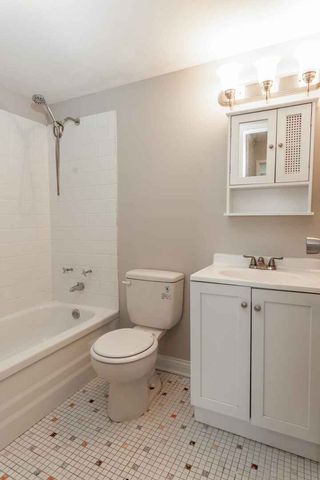 9725 S Karlov Avenue 402, Oak Lawn, IL 60453