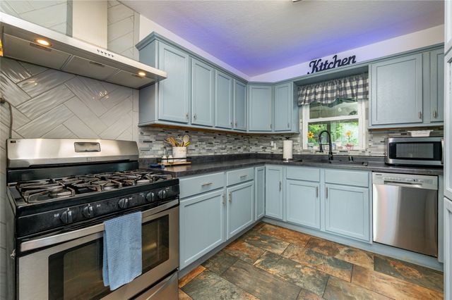 6110 SW 12th Street, Des Moines, IA 50315