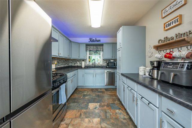 6110 SW 12th Street, Des Moines, IA 50315