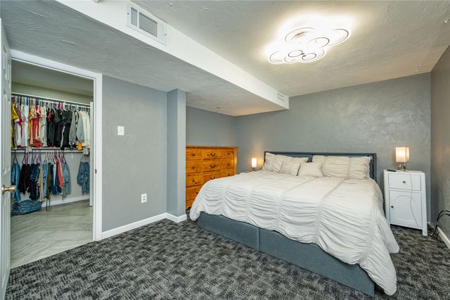 6110 SW 12th Street, Des Moines, IA 50315