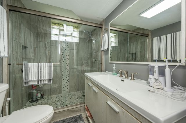 6110 SW 12th Street, Des Moines, IA 50315