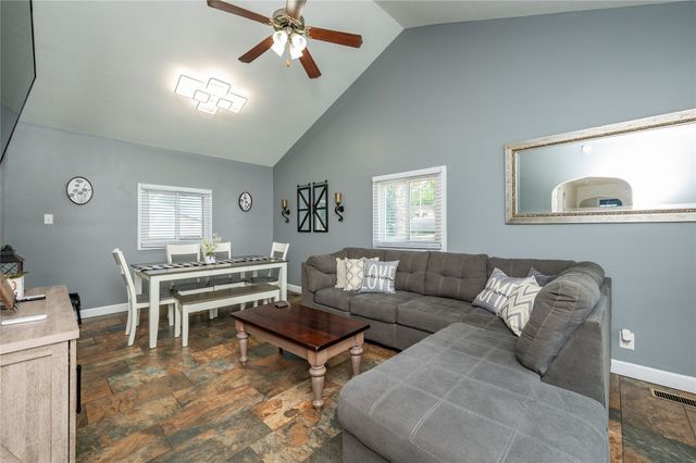 6110 SW 12th Street, Des Moines, IA 50315