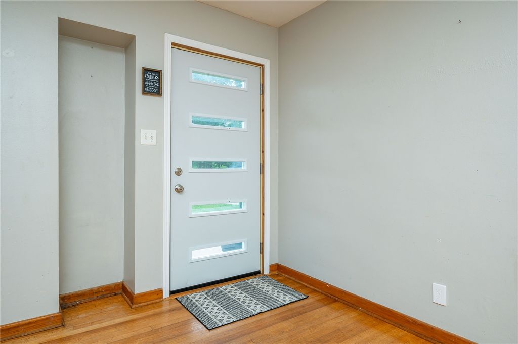 6110 SW 12th Street, Des Moines, IA 50315